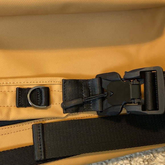 NWT Venque Urban Messenger Bag Brown Camel - Picture 7 of 12